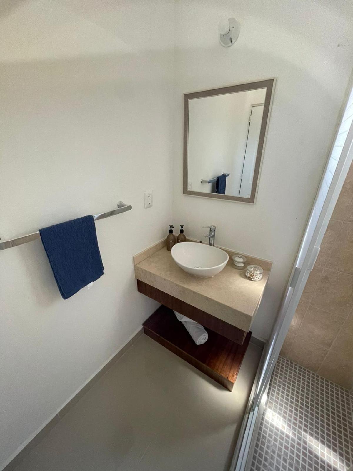 Habitación en casa particular Con Bano Privado *